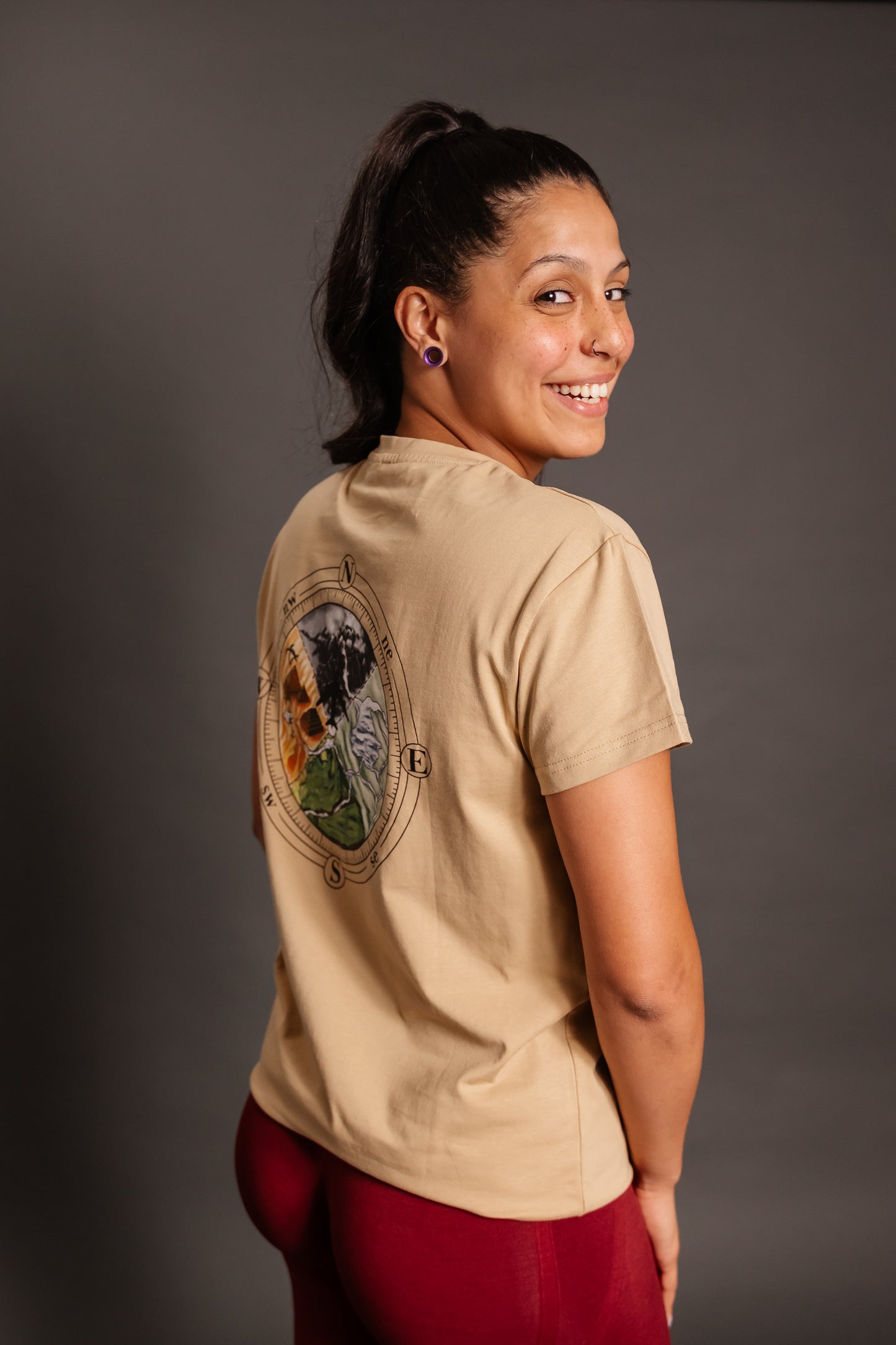 Focus Sand Compass T-Shirt (Unisex)